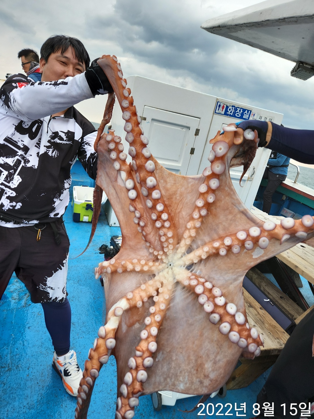 21인승 비너스호 대왕문어 3마리 조황